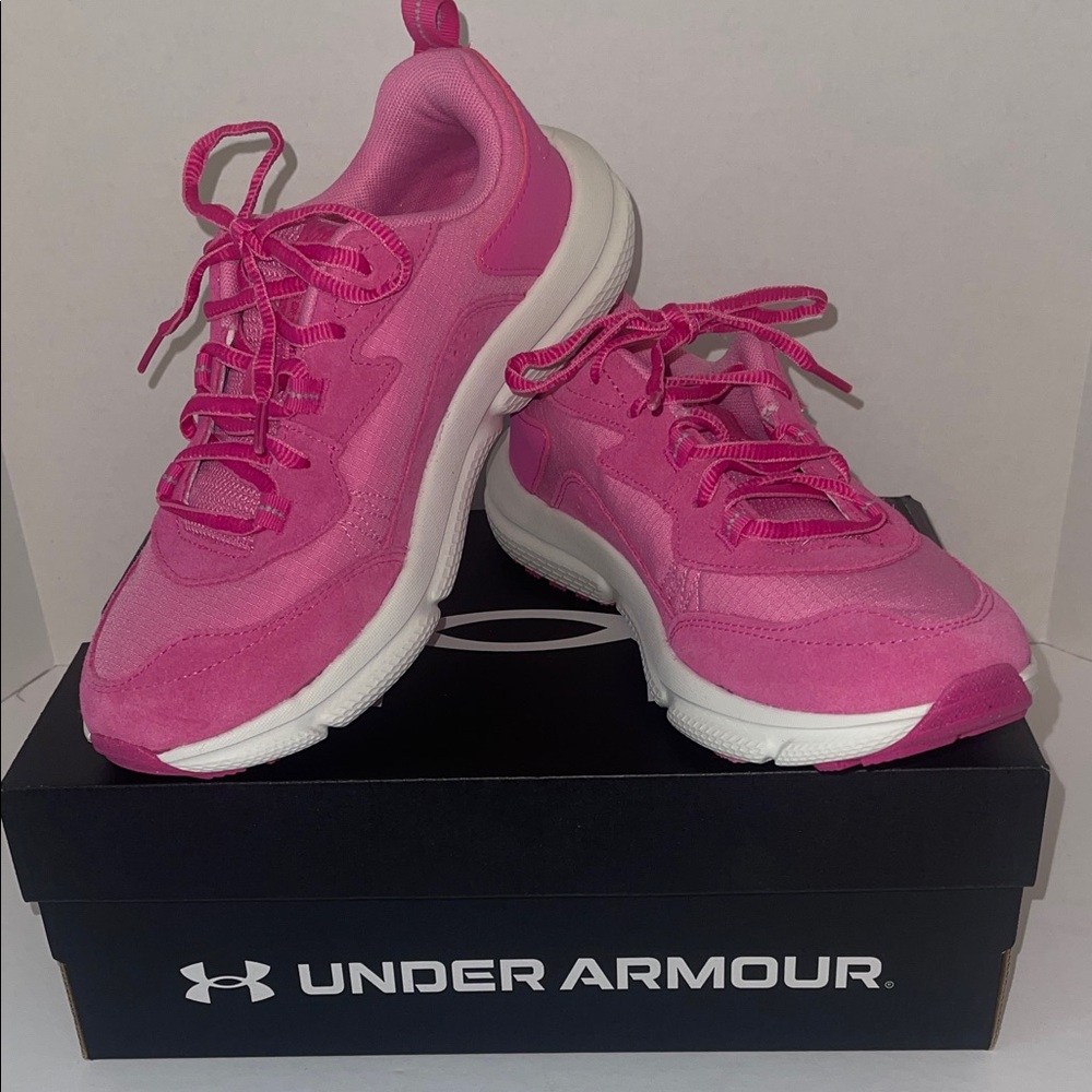 NWT Under Armour Women's Verssert 2 Running Shoes